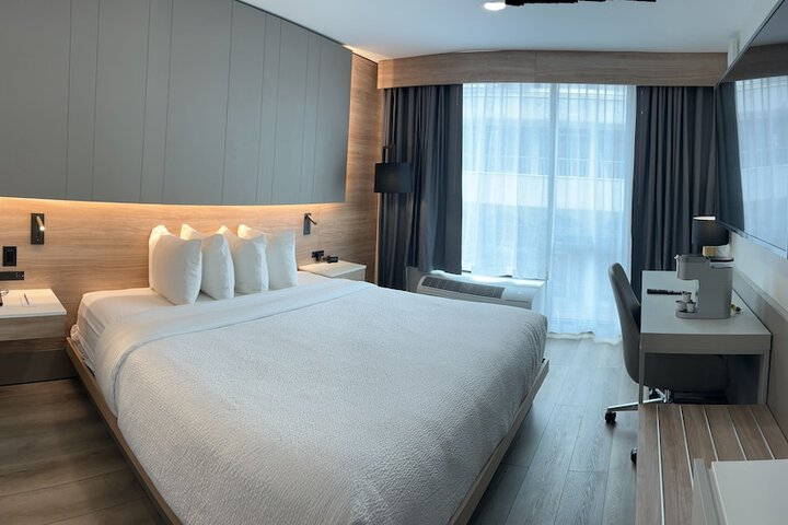 Room 30 of 51