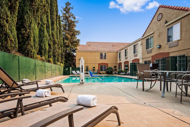 Pool 3 of 16