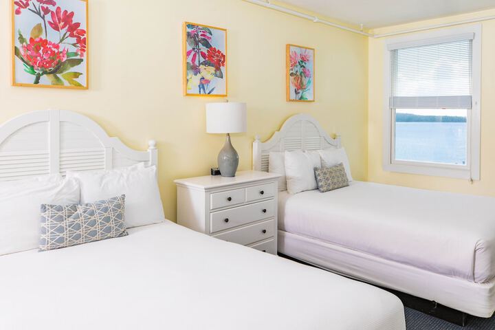 Room 72 of 119