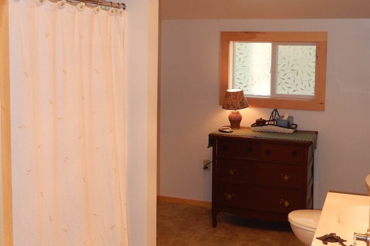 Kiwassa Lake Bed & Breakfast