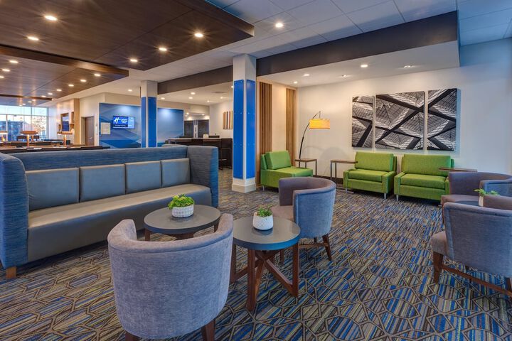 Holiday Inn Express & Suites Eau Claire West I-94 by IHG