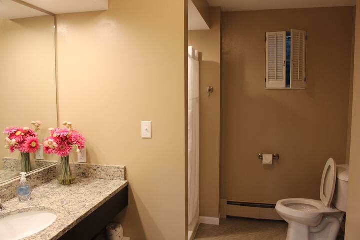 Room 12 of 37