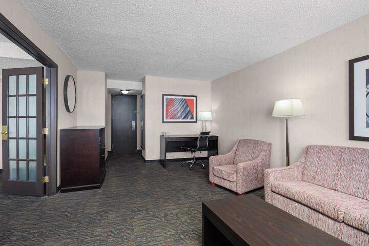Ramada Plaza by Wyndham Regina Downtown