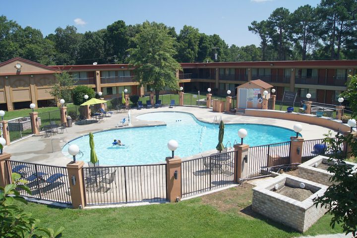 Pool 30 of 110