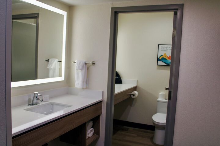 The Cairn Hotel