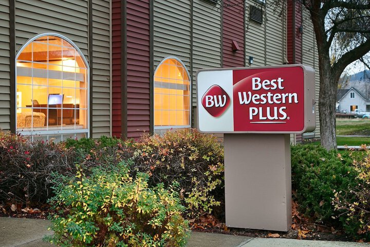 Best Western Plus Rama Inn & Suites