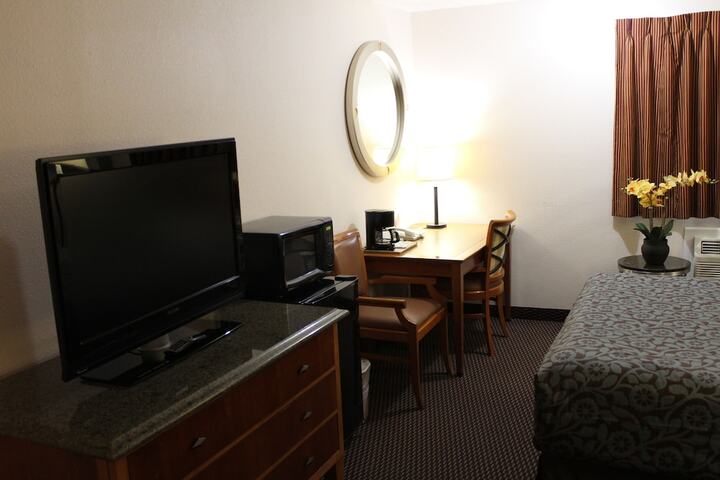 Room 51 of 85