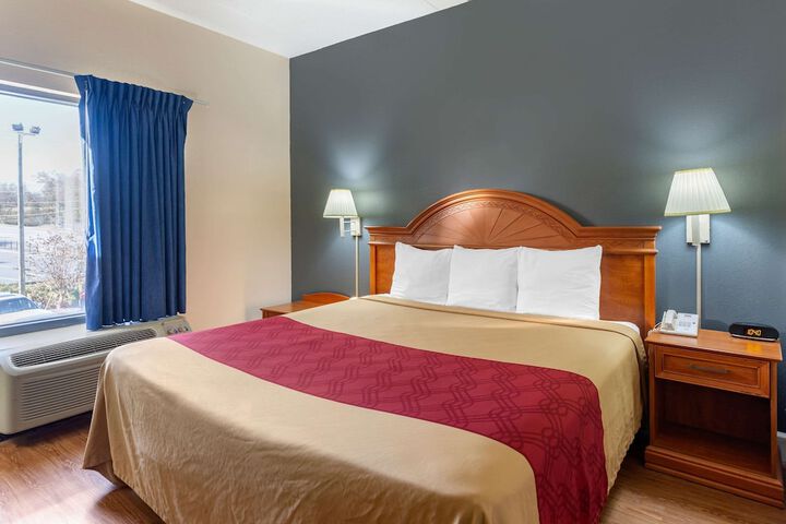 Room 14 of 22