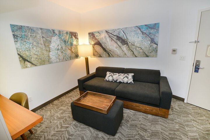 Room 12 of 23