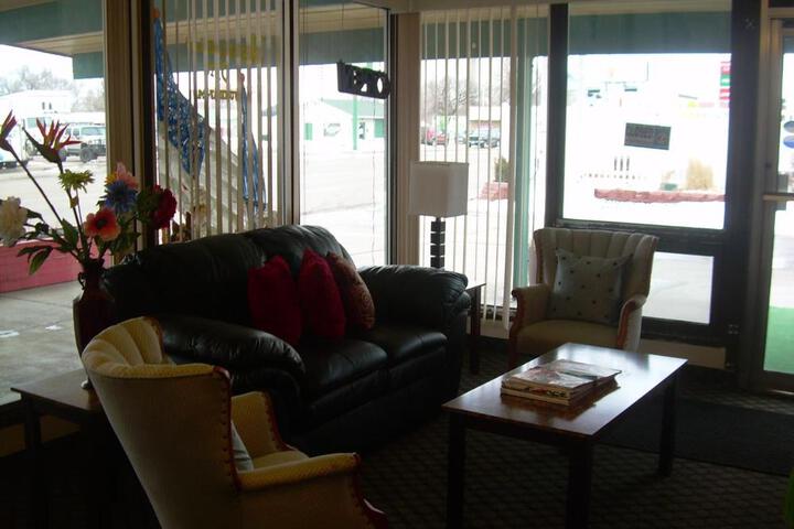 83 motel