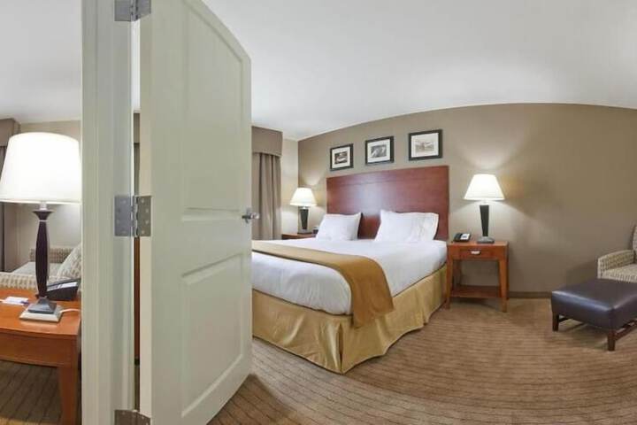 Holiday Inn Express Inn & Suites Searcy by IHG
