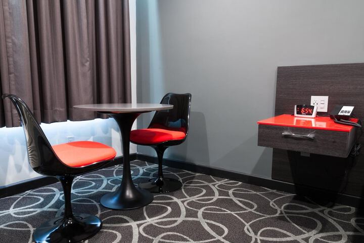 Room 5 of 20