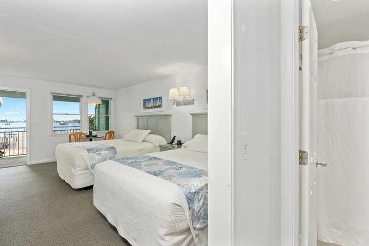 Ocracoke Harbor Inn