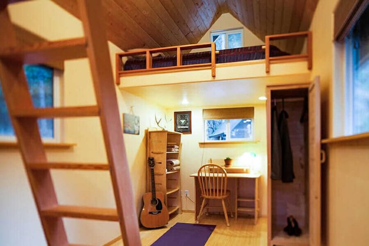 Room 16 of 40