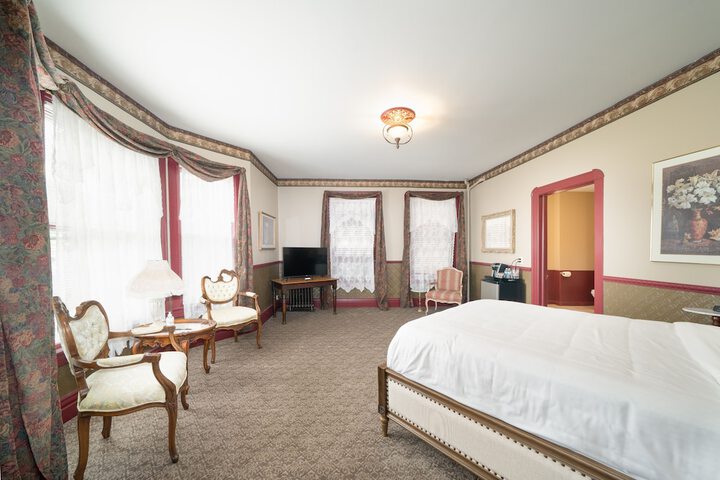 The Naples Hotel