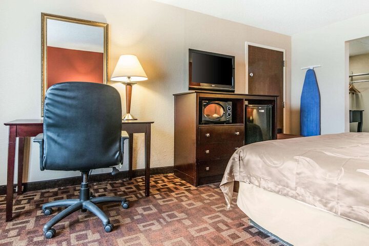 Quality Inn & Suites Lawrenceburg