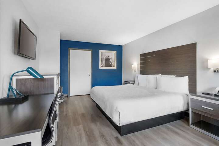 Room 9 of 13