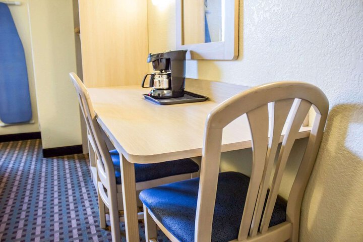 Room 18 of 26