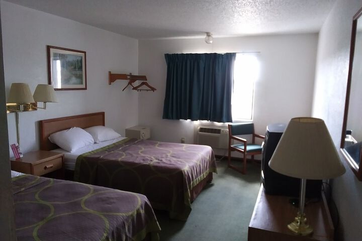Room 12 of 25