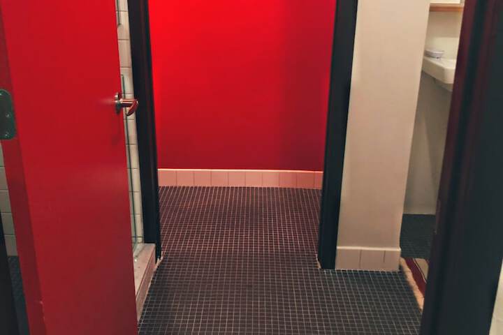Room 35 of 112