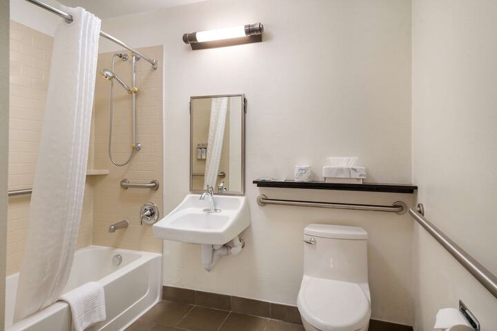 Room 20 of 39