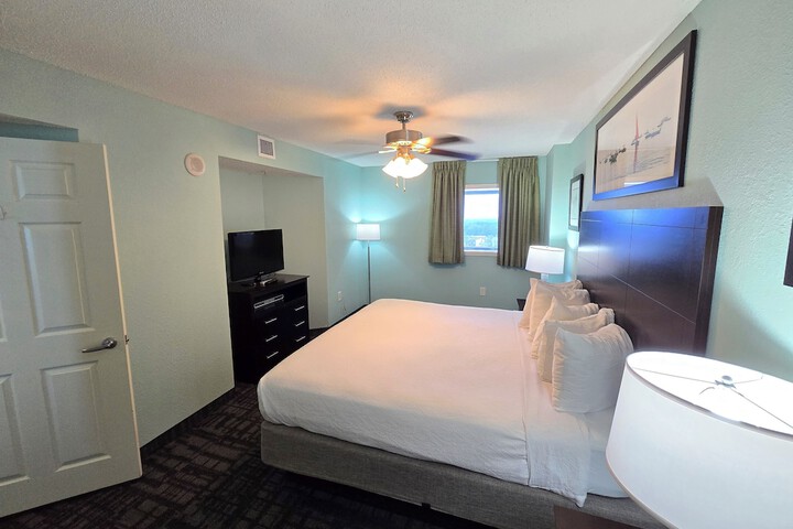 Room 35 of 64