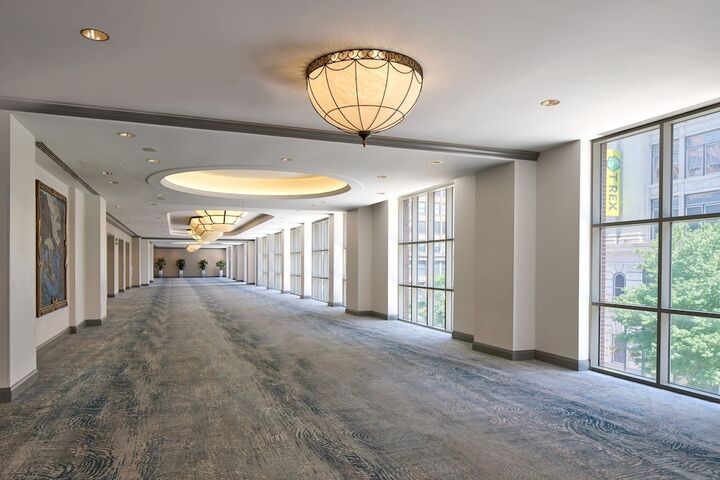 Ballroom/Hall 89 of 98