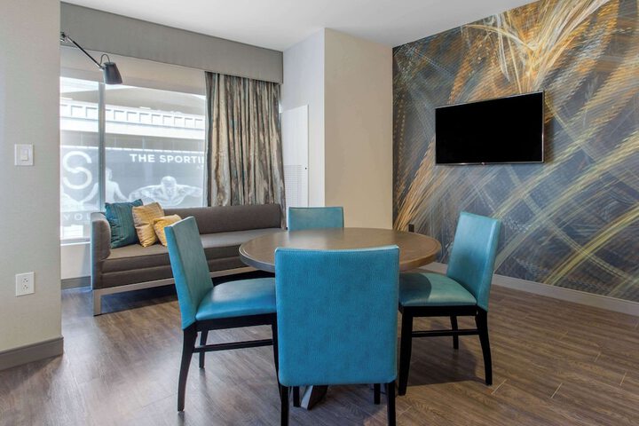 Room 16 of 52
