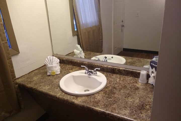 Room 17 of 51