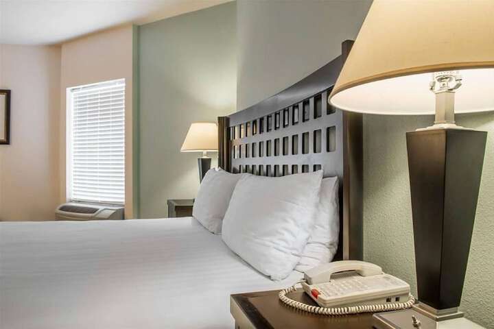 Sunchase Inn & Suites