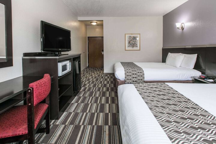 Room 21 of 34