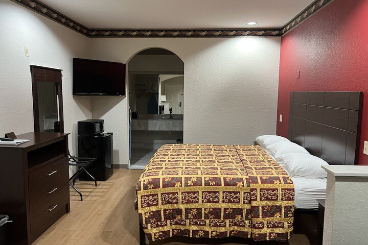 Room 11 of 30