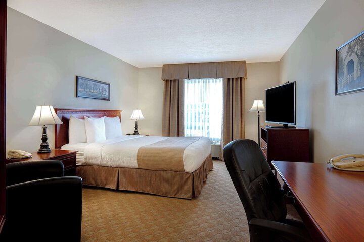 Days Inn by Wyndham Dawson Creek