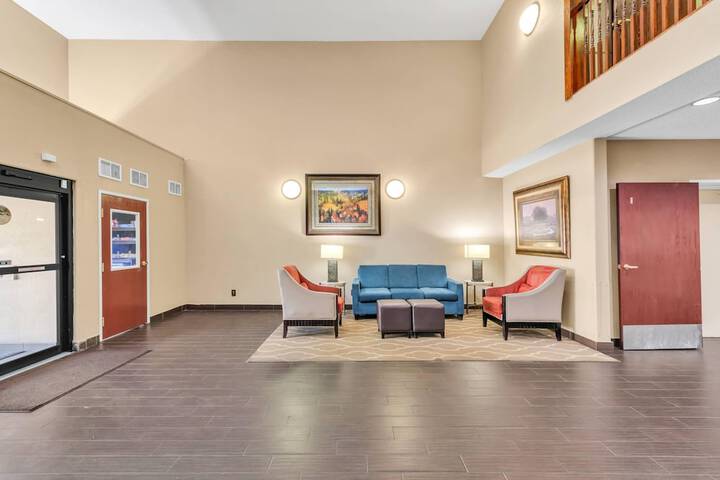 Comfort Suites Lakewood - Denver