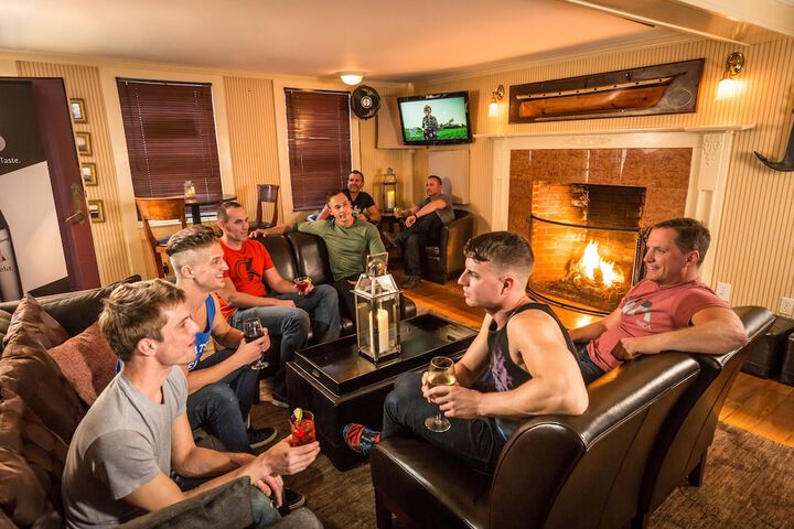 Brass Key Guesthouse - Adults Only