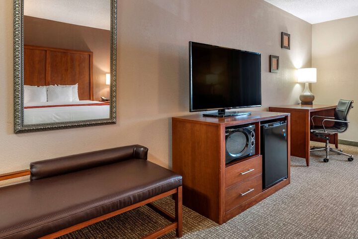 Comfort Inn & Suites Lawrenceburg