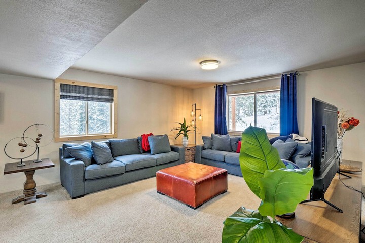 Secluded Alpine Home in Alma w / Mountain Views!