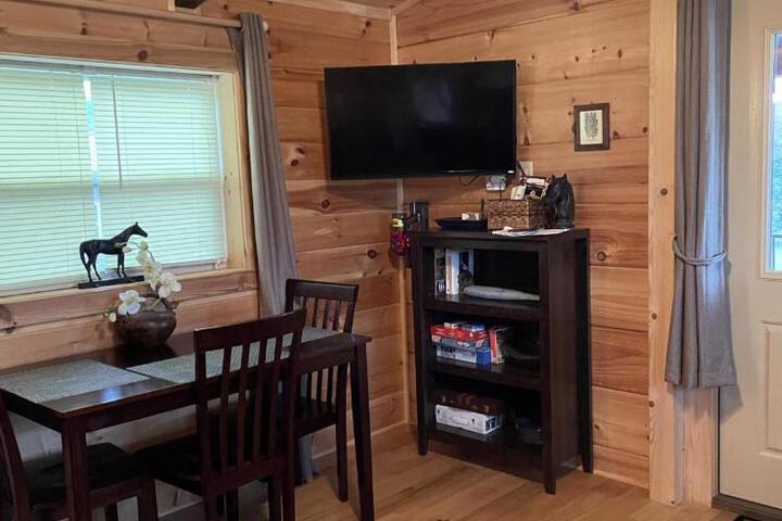 Moore Road Cabin 2 Pet Friendly