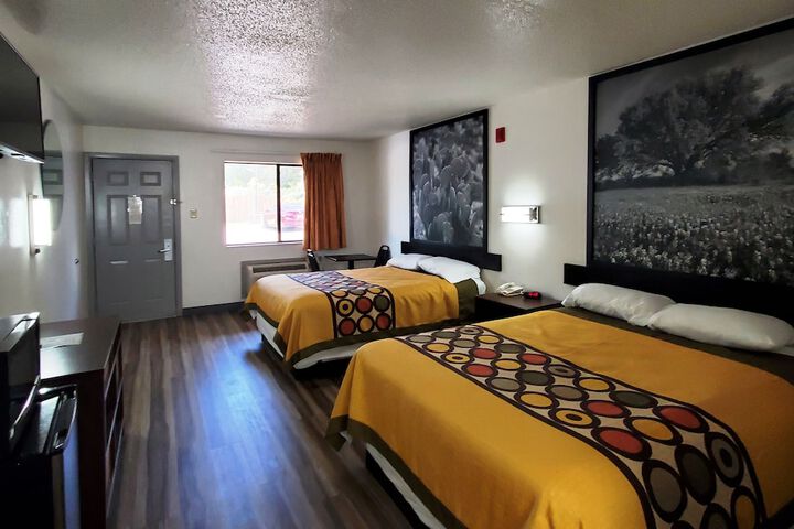 Room 19 of 28