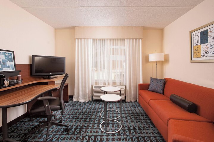 Room 17 of 28