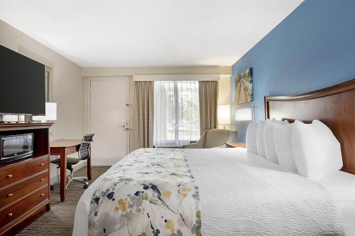 Best Western Inn & Suites - Monroe