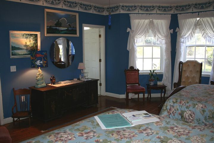 Heron Cay Lakeview Bed & Breakfast Inn