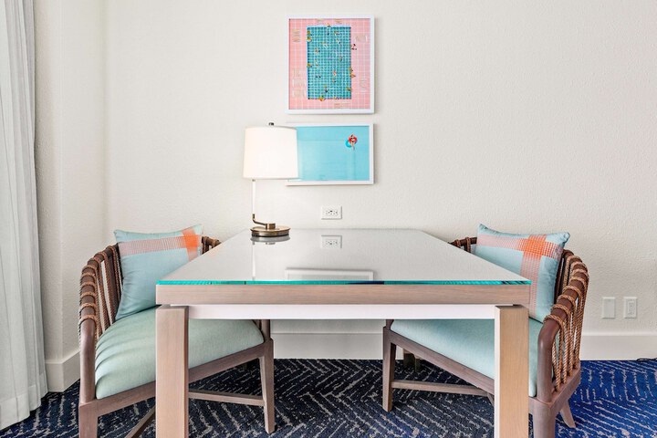 Room 42 of 172