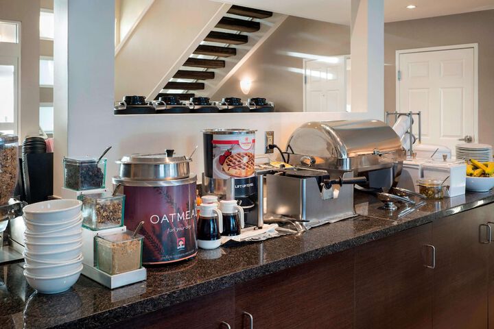 Breakfast/Coffee Service 21 of 27