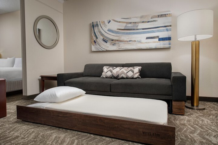 Room 12 of 25
