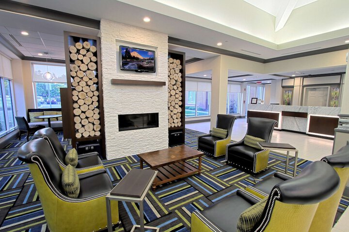 Hotel Interior 10 of 34
