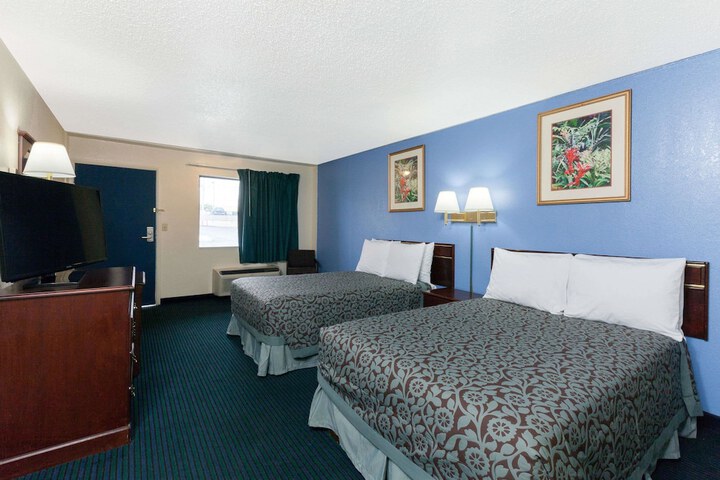 Room 9 of 14