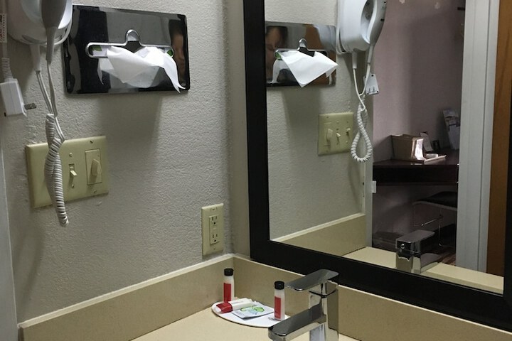 Room 11 of 20