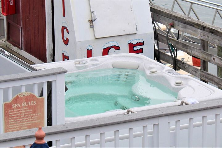 Tugboat Inn