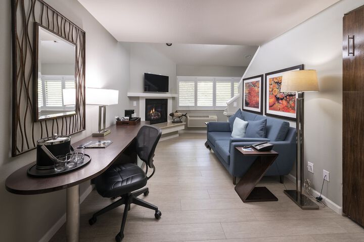 Room 11 of 25